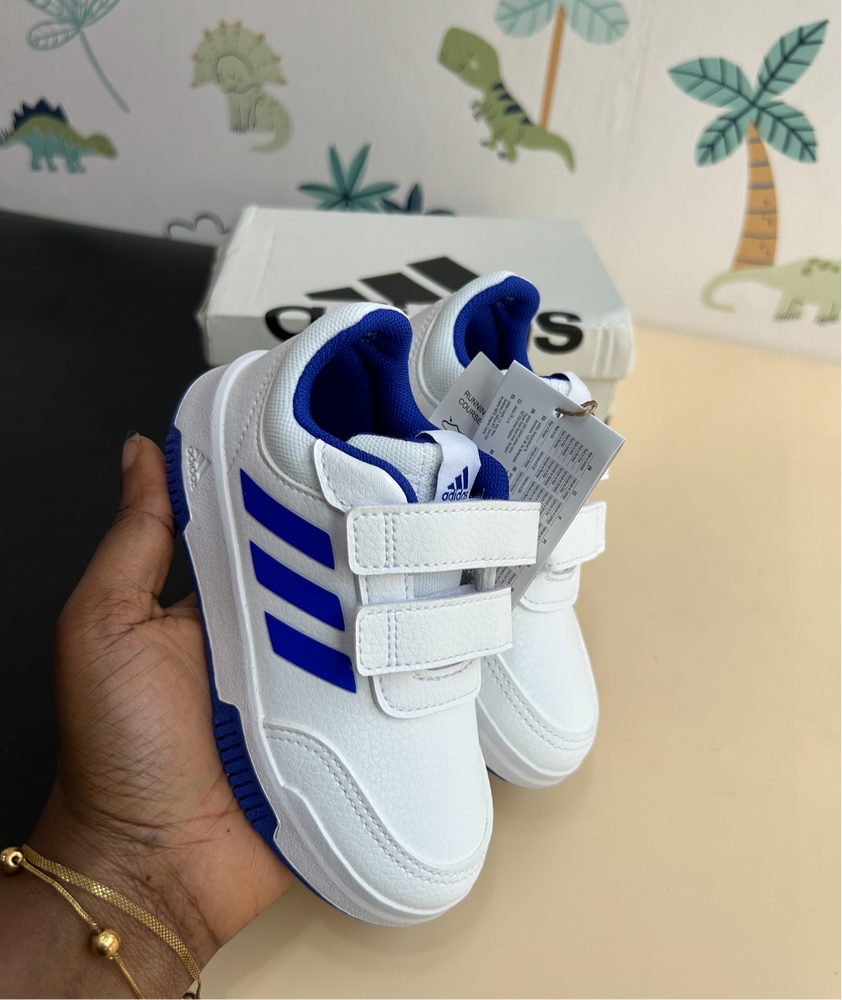 Adidas Sneakers