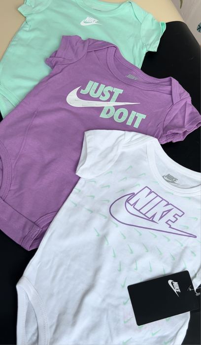 Nike bodysuit (3pack)